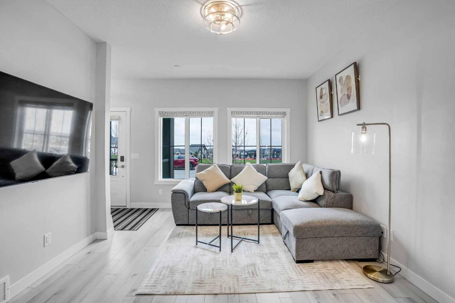Calgary, AB T3P 1N1,255 Lucas BLVD NW
