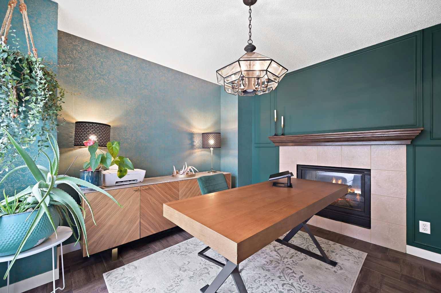 Calgary, AB T3B 5R2,10828 Valley Springs RD NW