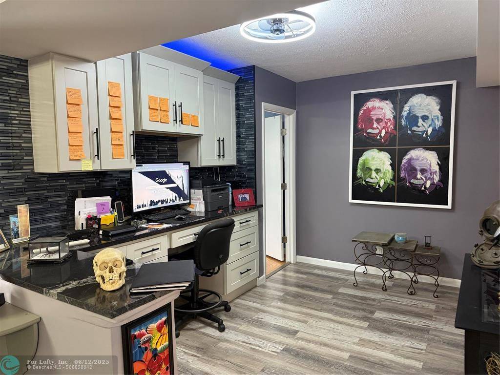 Boca Raton, FL 33432,25 SE 13th St  #B2