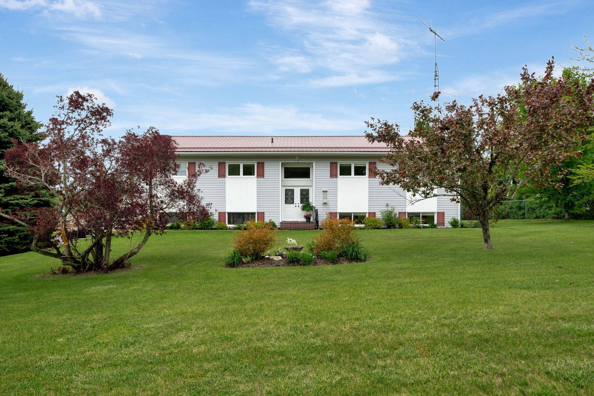 321 Schriver RD, Quinte West, ON K0K 1H0