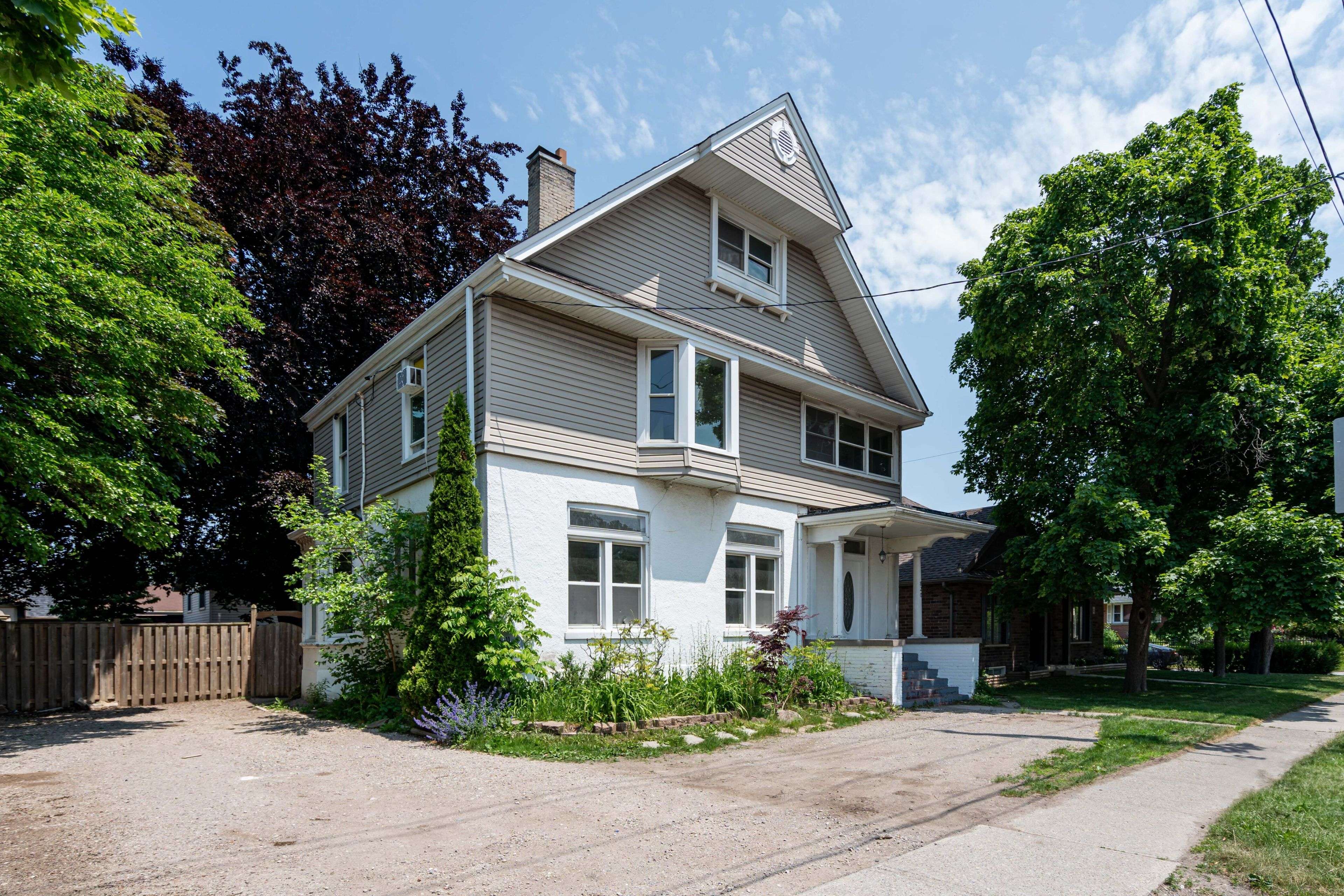 820 Colborne ST, Brantford, ON N3S 3S4