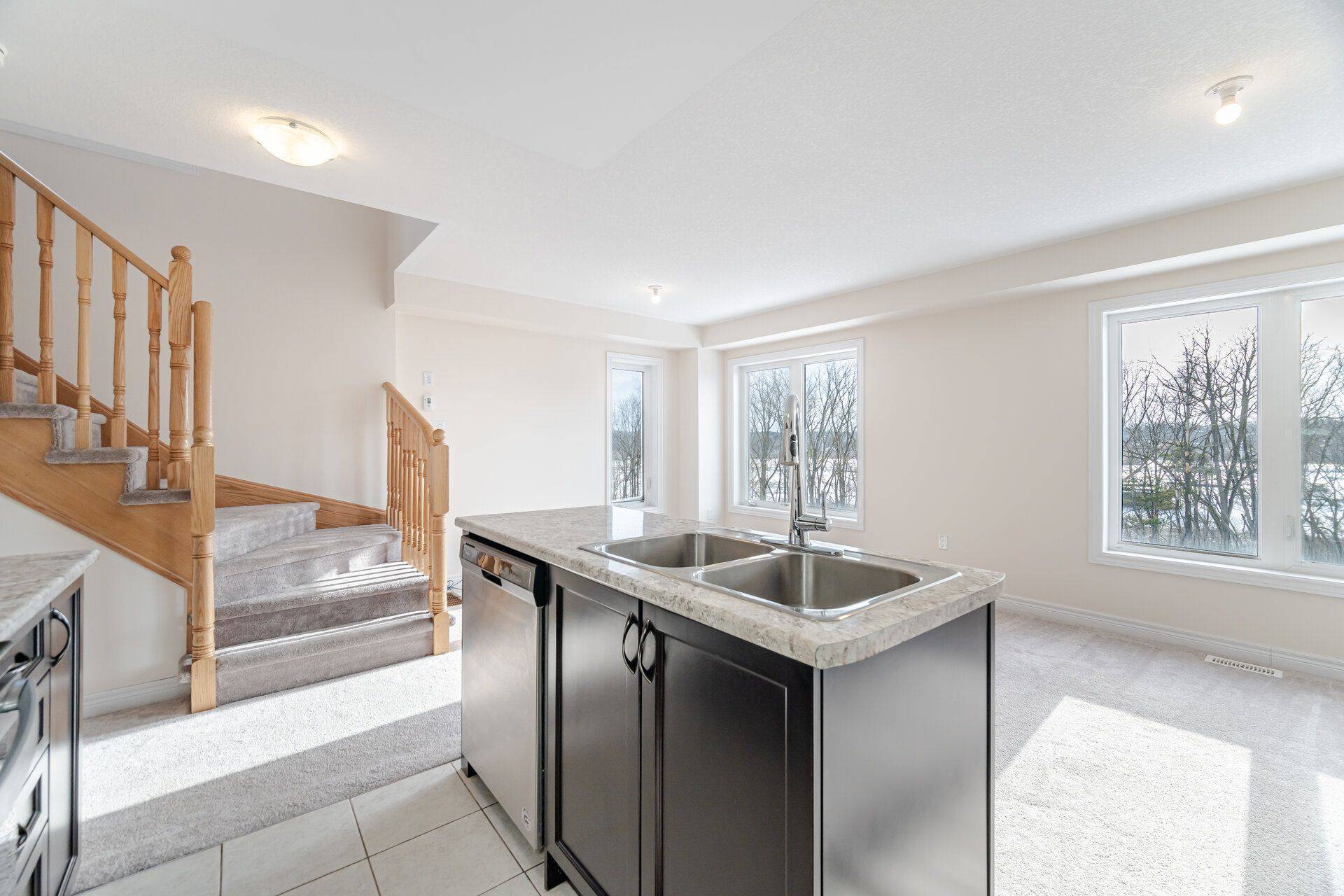 Cambridge, ON N3H 0E3,740 Linden DR #15