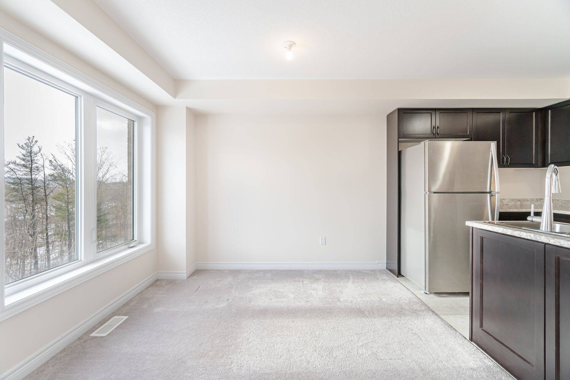 Cambridge, ON N3H 0E3,740 Linden DR #15