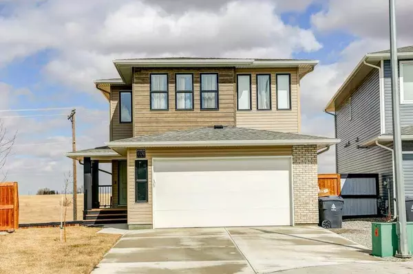 1170 Pacific CIR West, Lethbridge, AB T1J 5V5