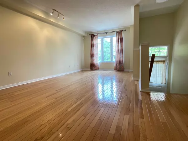 Mississauga, ON L5V 2R6,5055 Heatherleigh AVE #6
