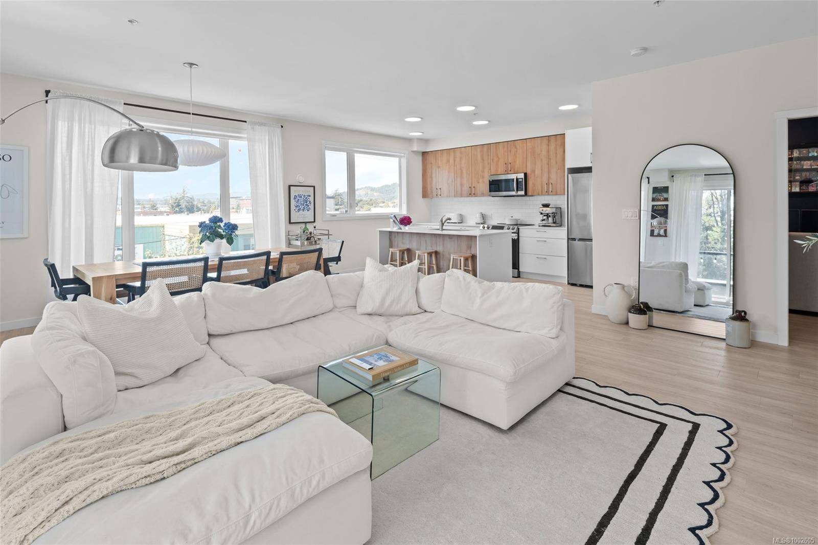 Langford, BC V9B 2T8,842 Orono Ave #301