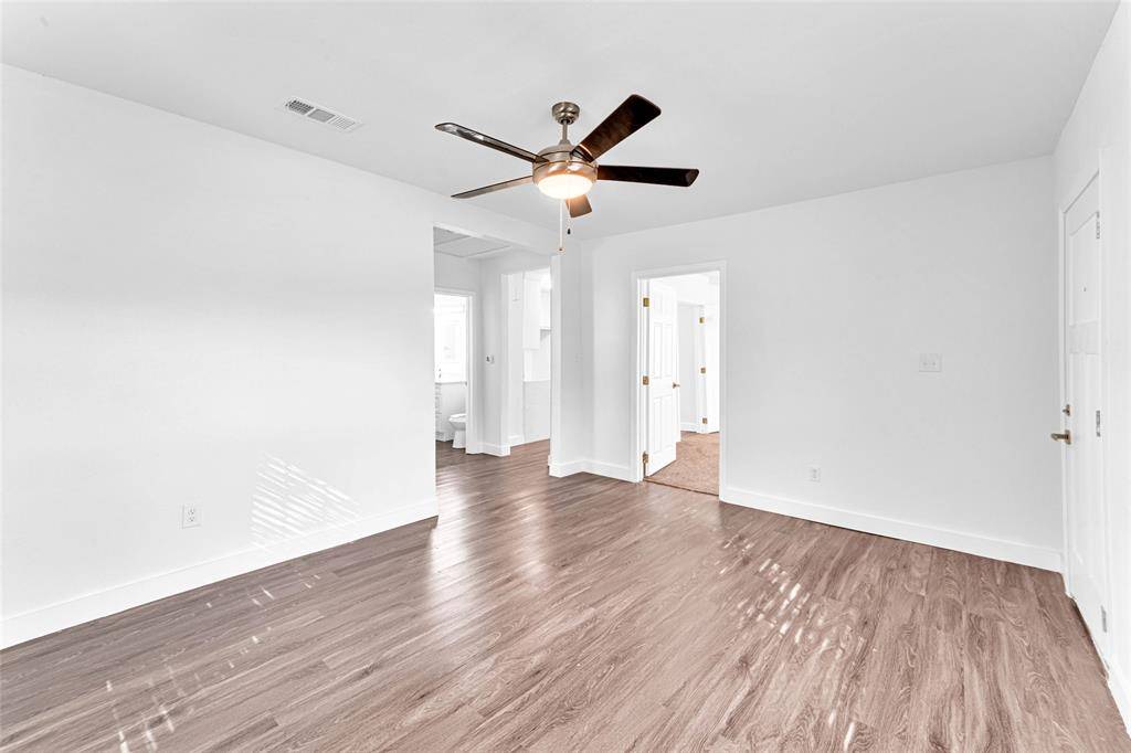 Bowie, TX 76230,305 W Greenwood Avenue