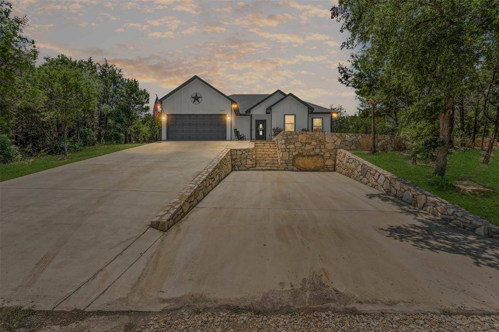3228 Lakeside Drive, Granbury, TX 76048