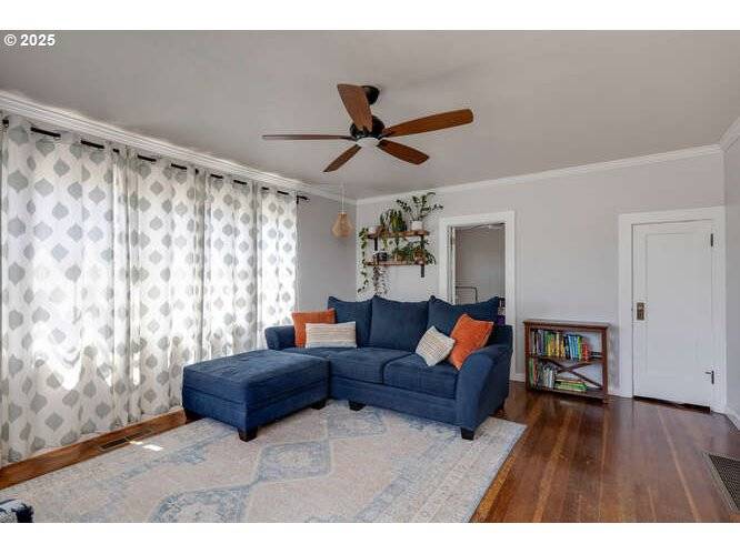 Newberg, OR 97132,709 S MERIDIAN ST