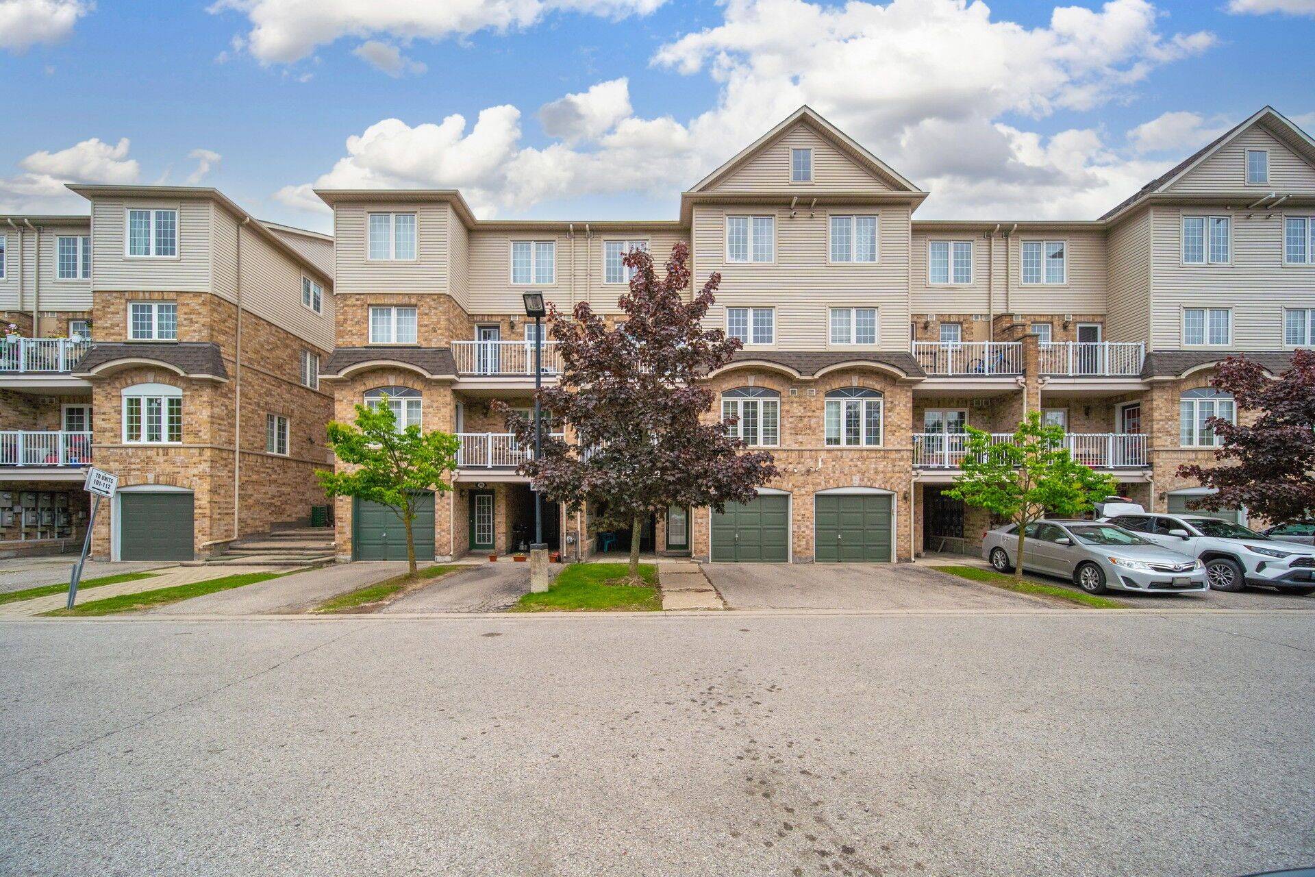 Toronto E11, ON M1B 6K2,42 Pinery TRL #74