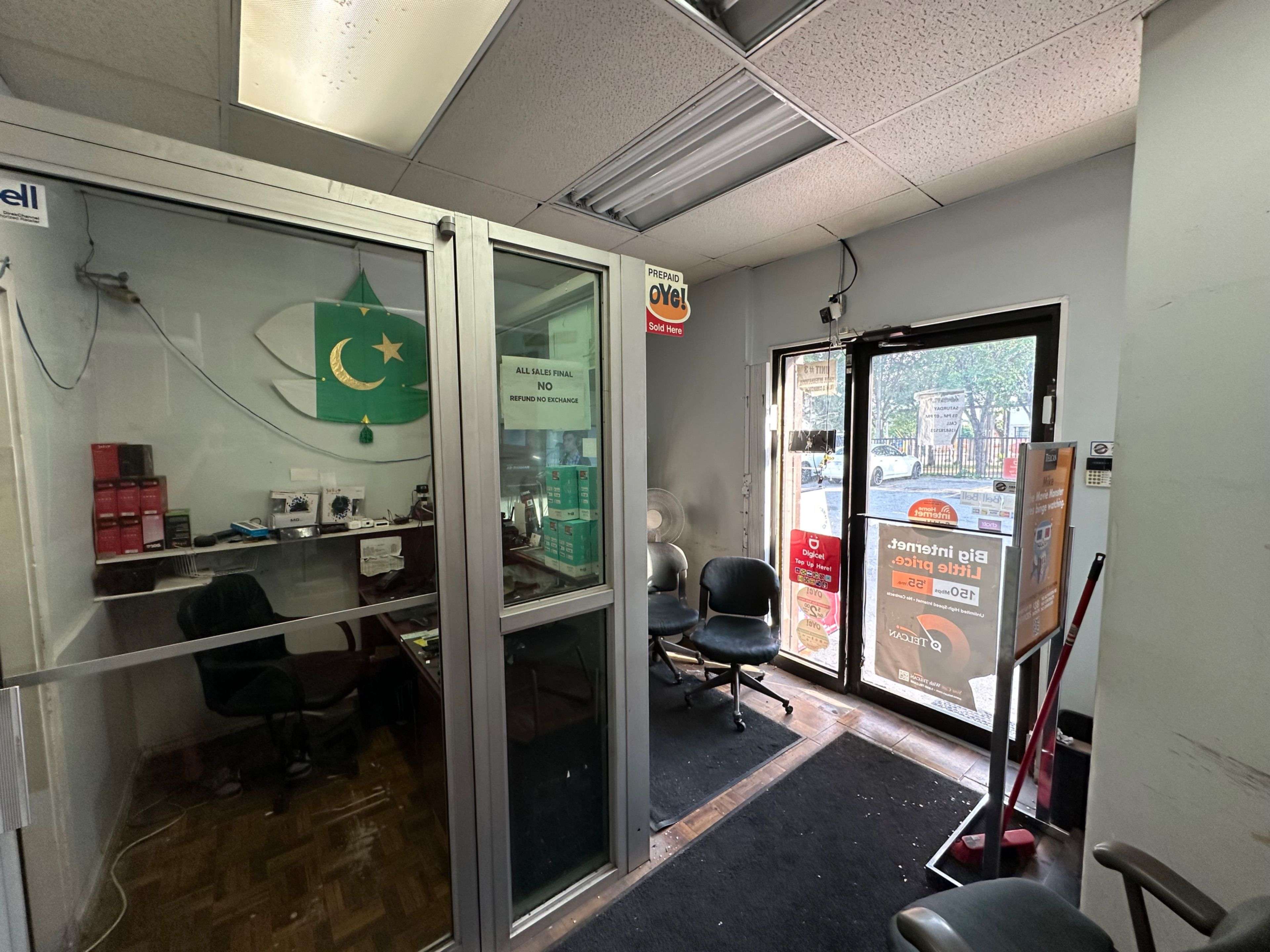 Mississauga, ON L5A 1W2,20 Dundas ST E ##3