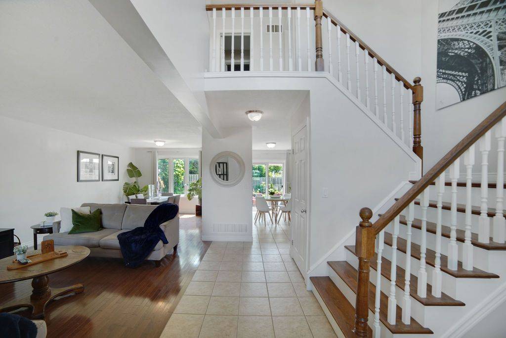 Haldimand, ON N3W 2P2,130 HIGHLAND BLVD