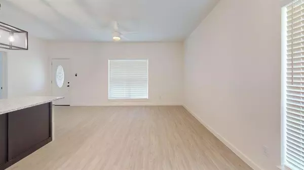 Lacy Lakeview, TX 76705,113 Silver Fox