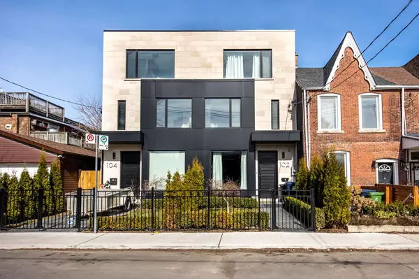 102 Ulster ST, Toronto C01, ON M5S 1G1