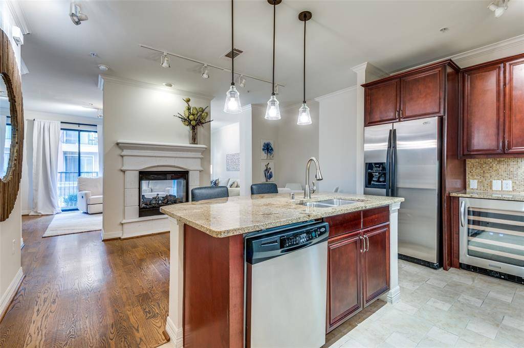 Dallas, TX 75225,8616 Turtle Creek Boulevard #206