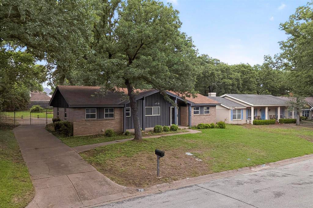 Hurst, TX 76054,716 W Pleasantview Drive