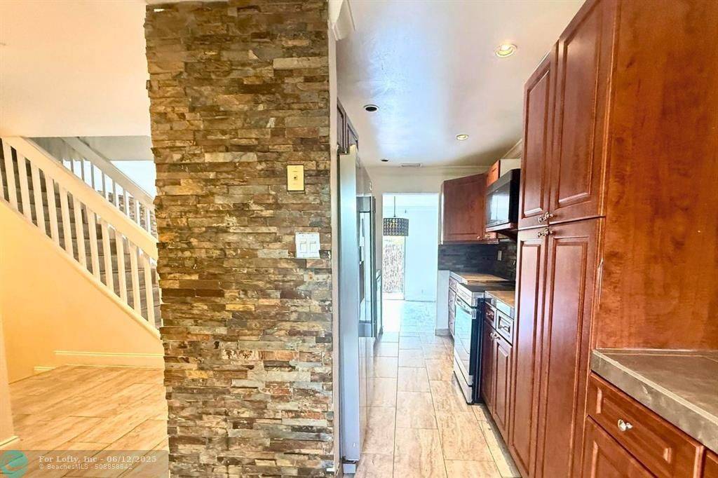 Plantation, FL 33324,8226 NW 8th Pl  #6