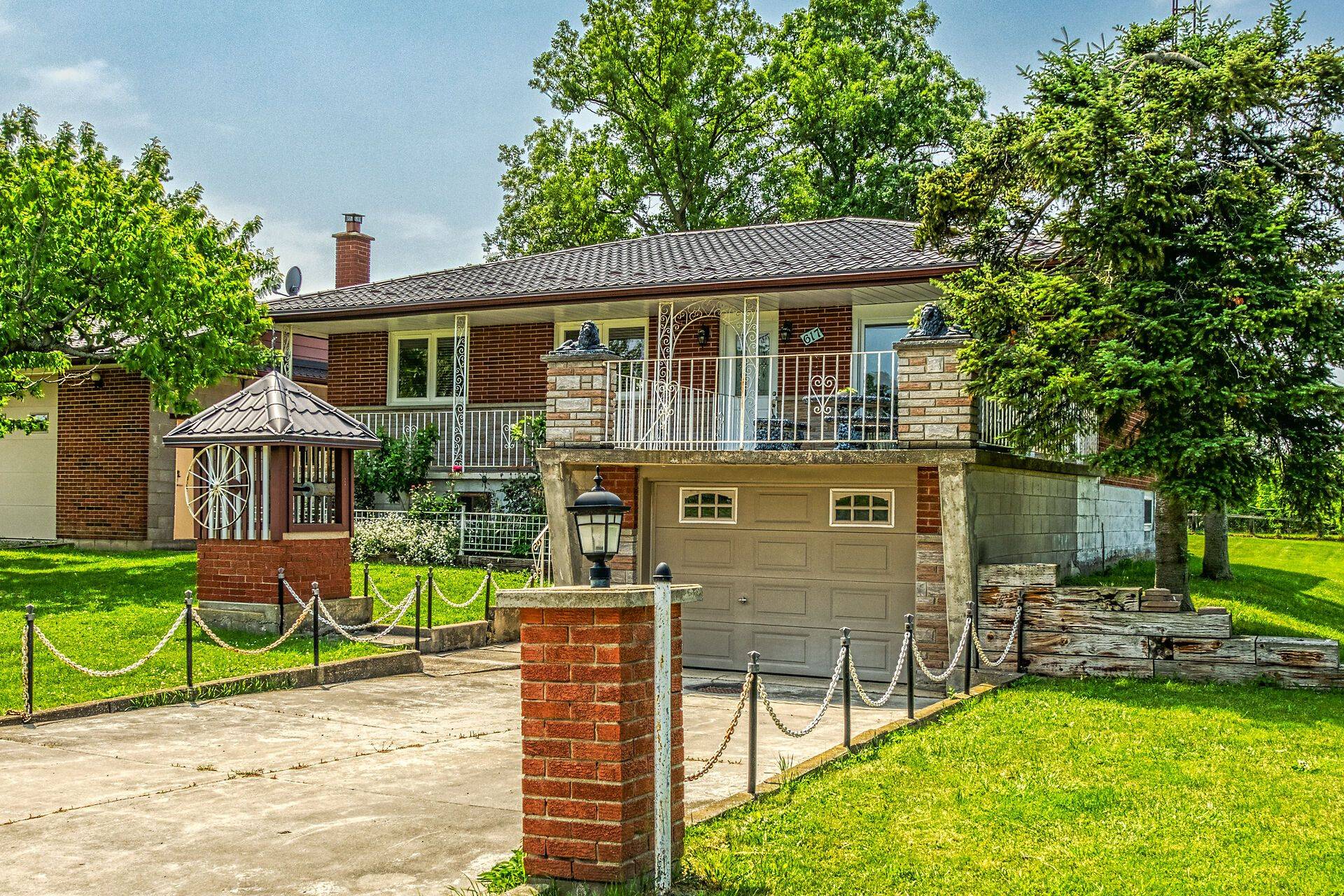 Hamilton, ON L8J 2X4,617 EIGHTH RD E
