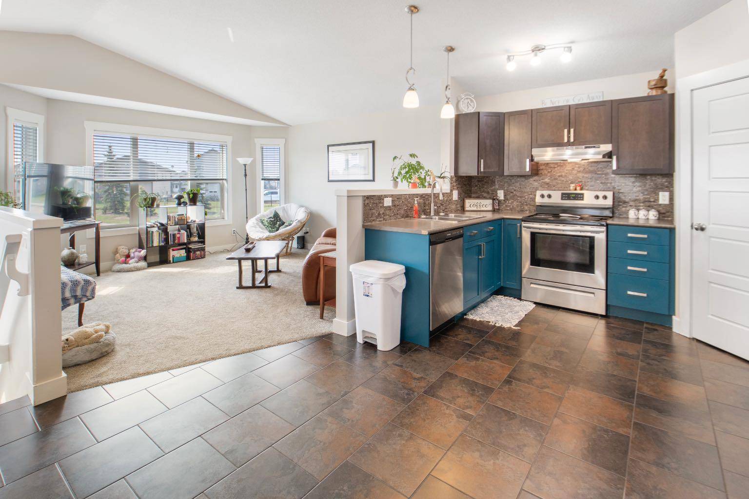 Grande Prairie, AB T8W 0B6,11566 76 AVE