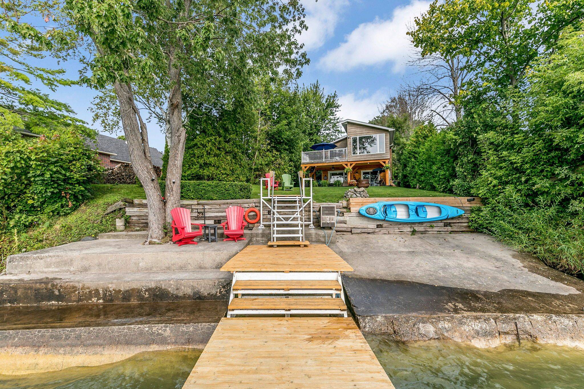 Oro-medonte, ON L0L 1T0,1069 Lakeshore RD E