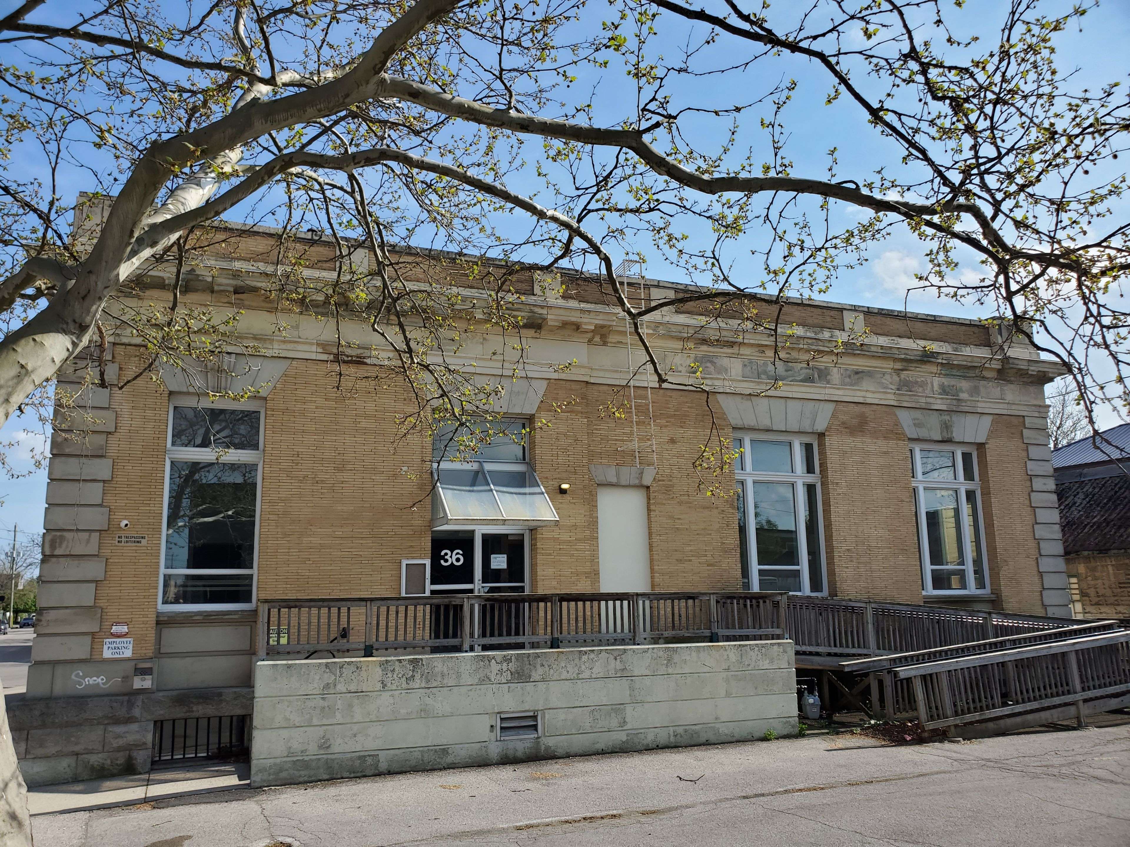 Norfolk, ON N3Y 1S3,45 Peel ST #C
