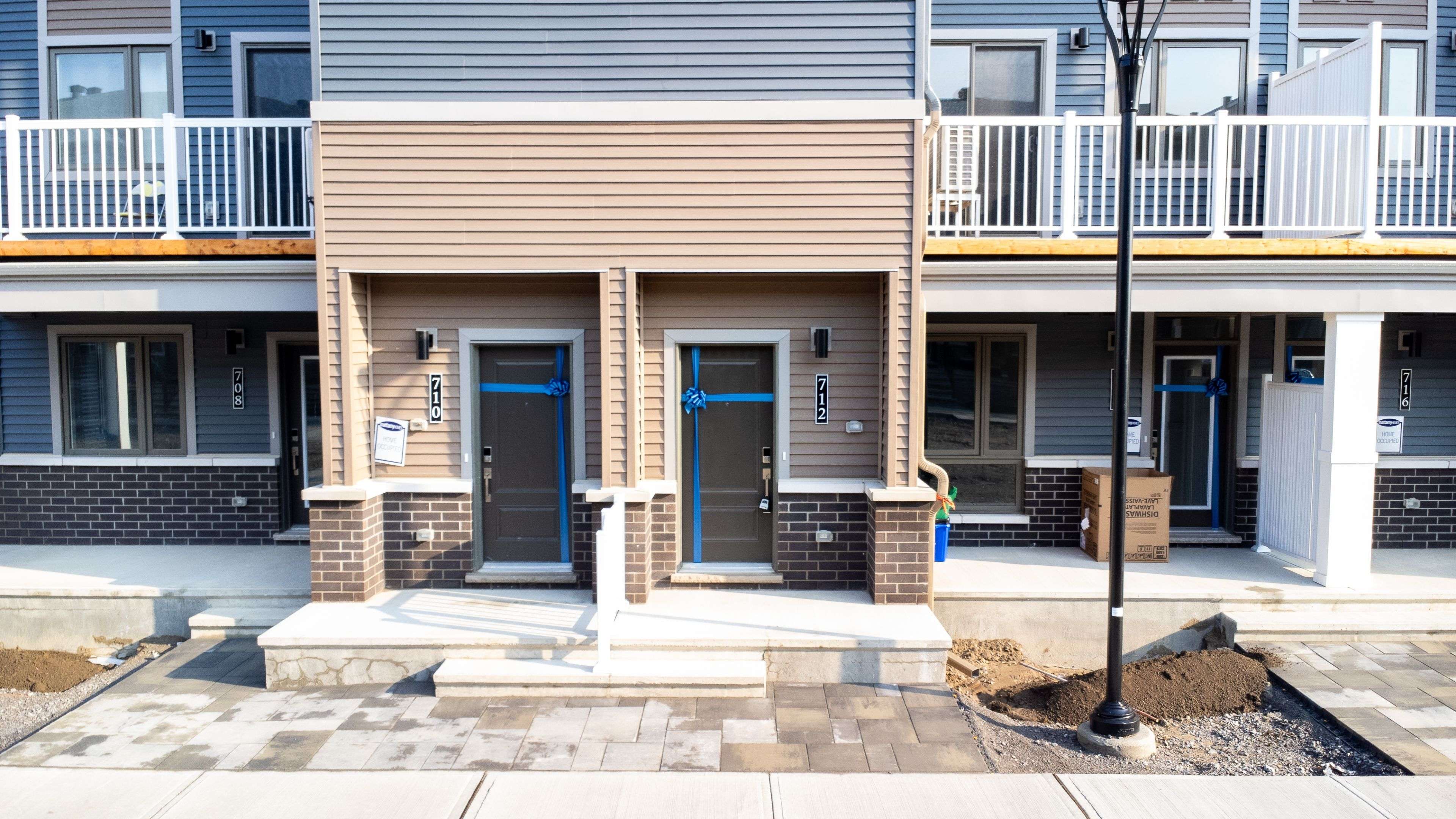 Barrhaven, ON K2J 7K6,712 Parnian Private