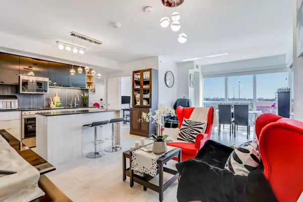 Toronto C06, ON M3H 0C8,31 Tippett RD #402