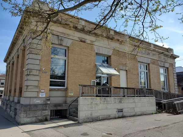 Norfolk, ON N3Y 1S3,45 Peel ST #C