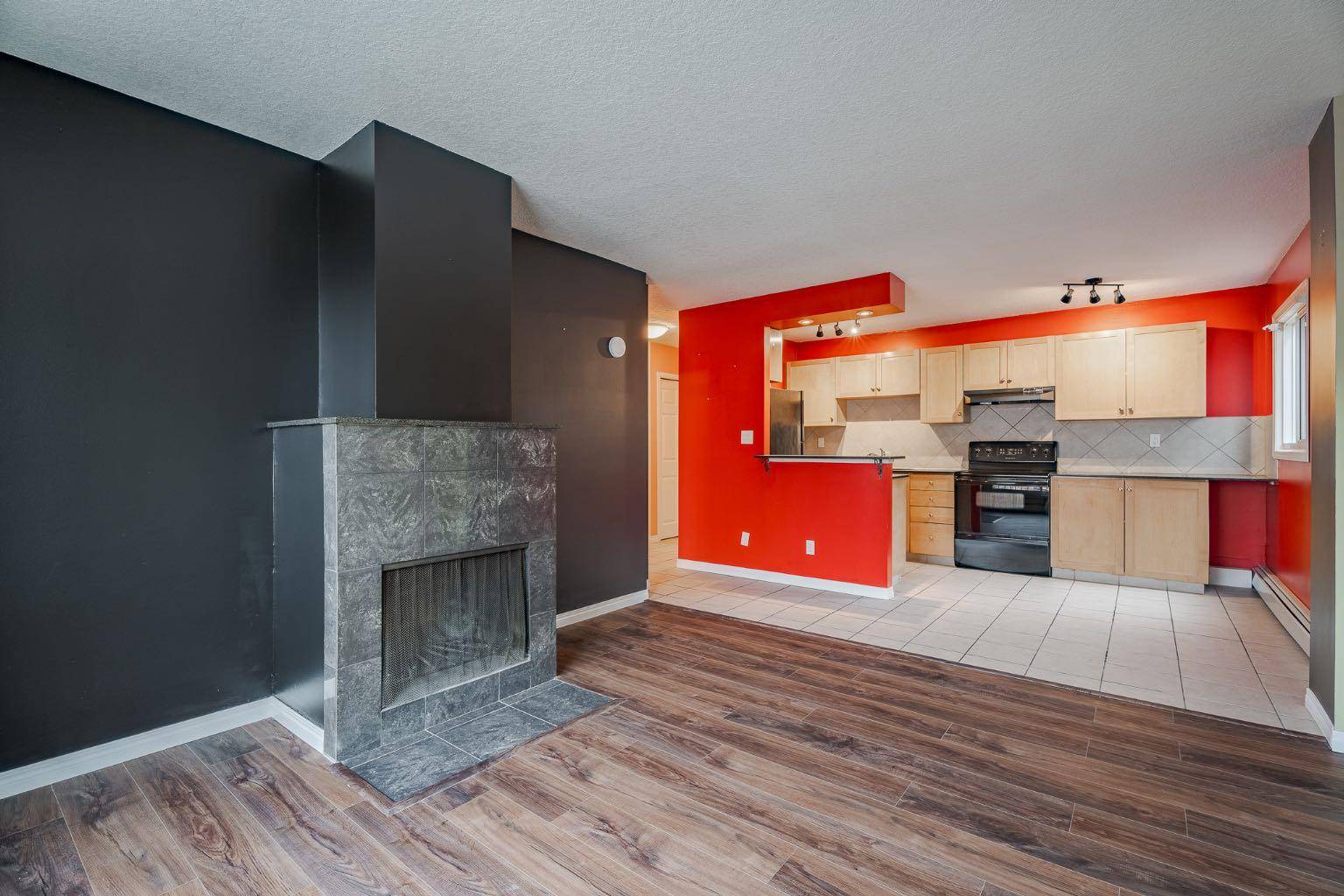 Calgary, AB T2T 0C6,823 19 AVE Southwest #401