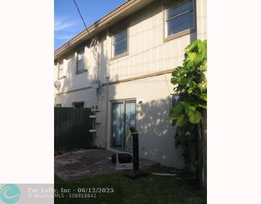 Coral Springs, FL 33065,3920 Woodside Dr  #3