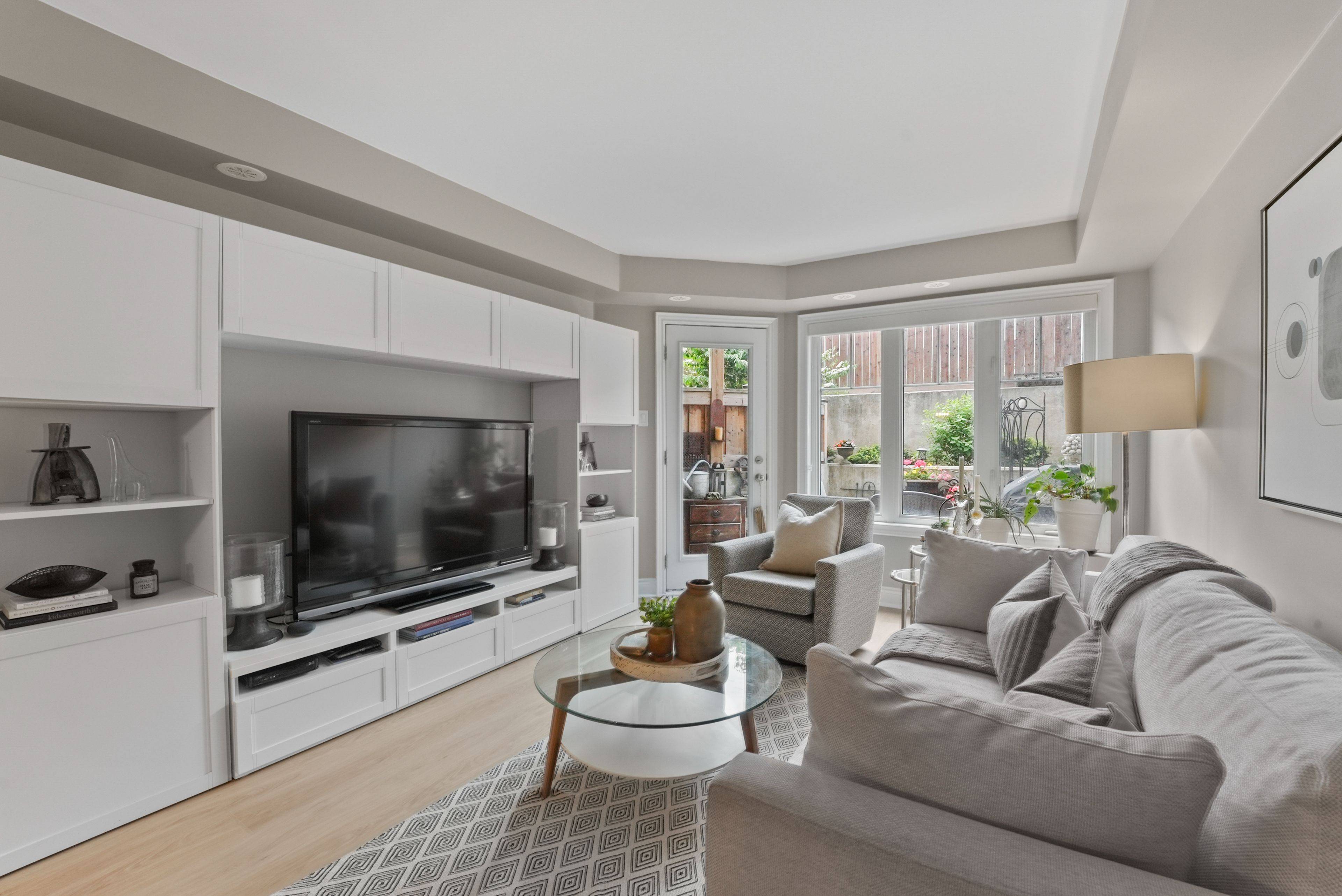 Oakville, ON L6M 0X6,2420 Baronwood DR #1201