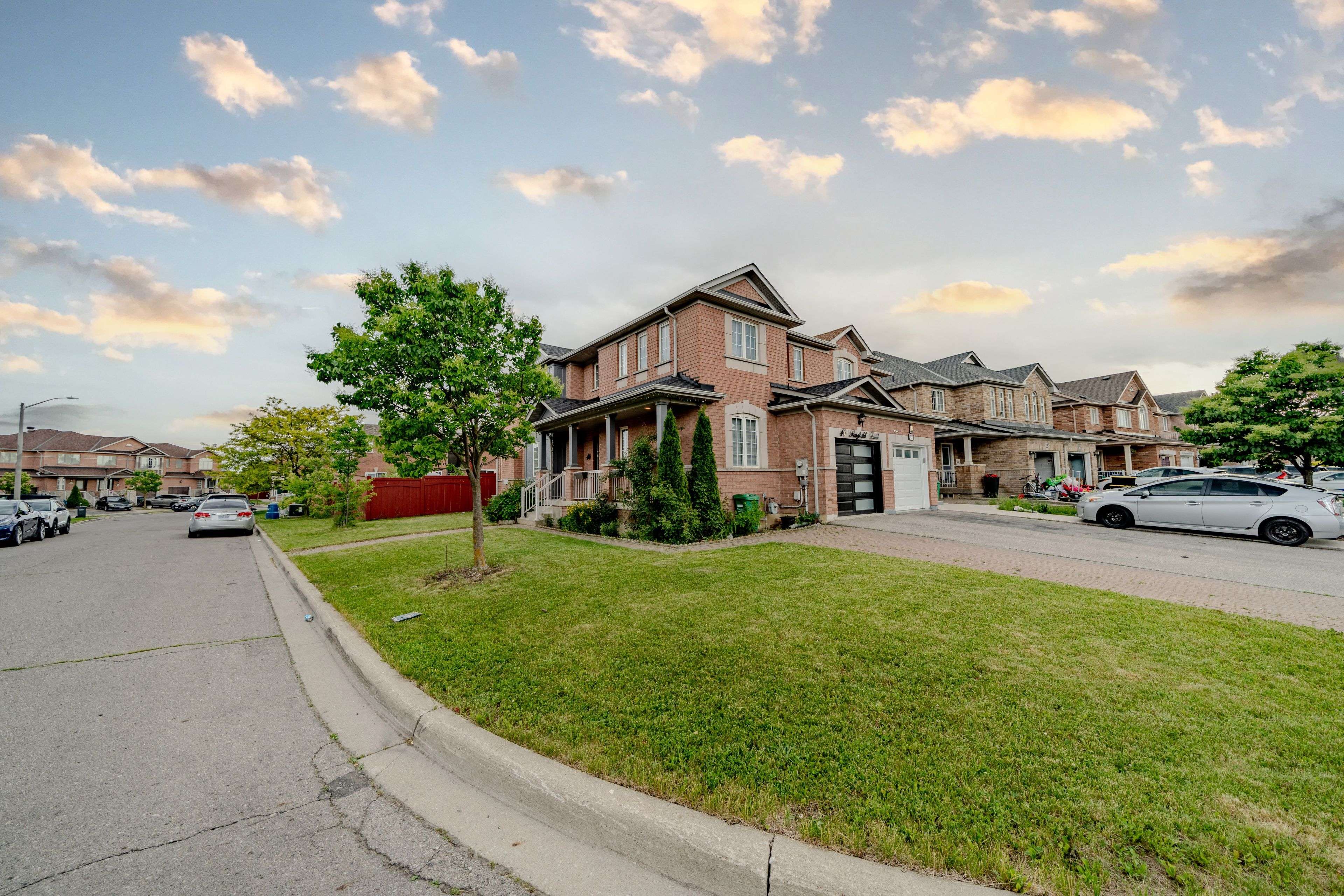 Brampton, ON L6P 1T8,46 Passfield TRL