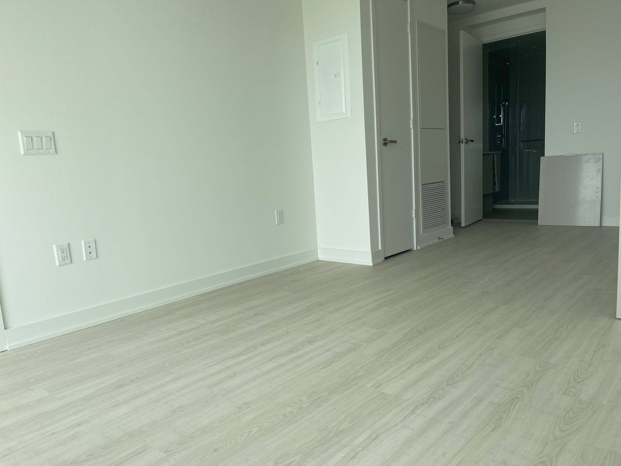 Mississauga, ON L5B 0M4,3883 Quartz RD #1805