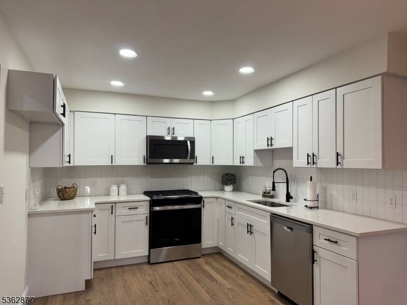Raritan Twp., NJ 08822,8 Fir Ct