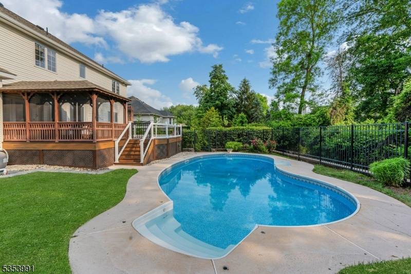 Warren Twp., NJ 07059,5 HICKORY LANE