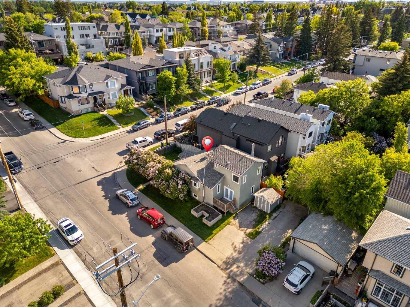 2002 36 AVE SW, Calgary, AB T2T 2G7