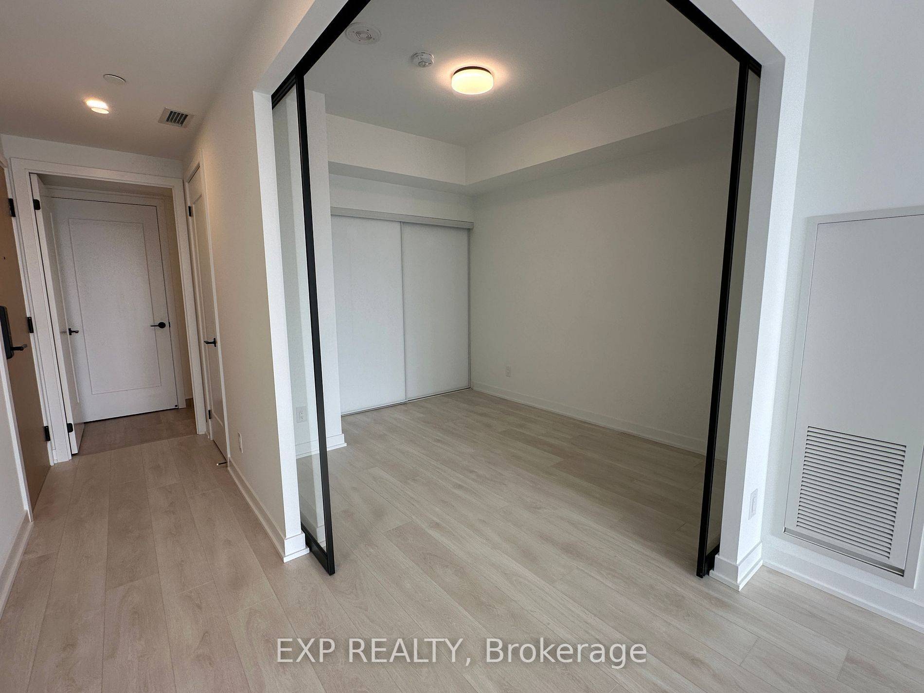 Toronto C08, ON M5A 0W7,5 Defries ST #3007