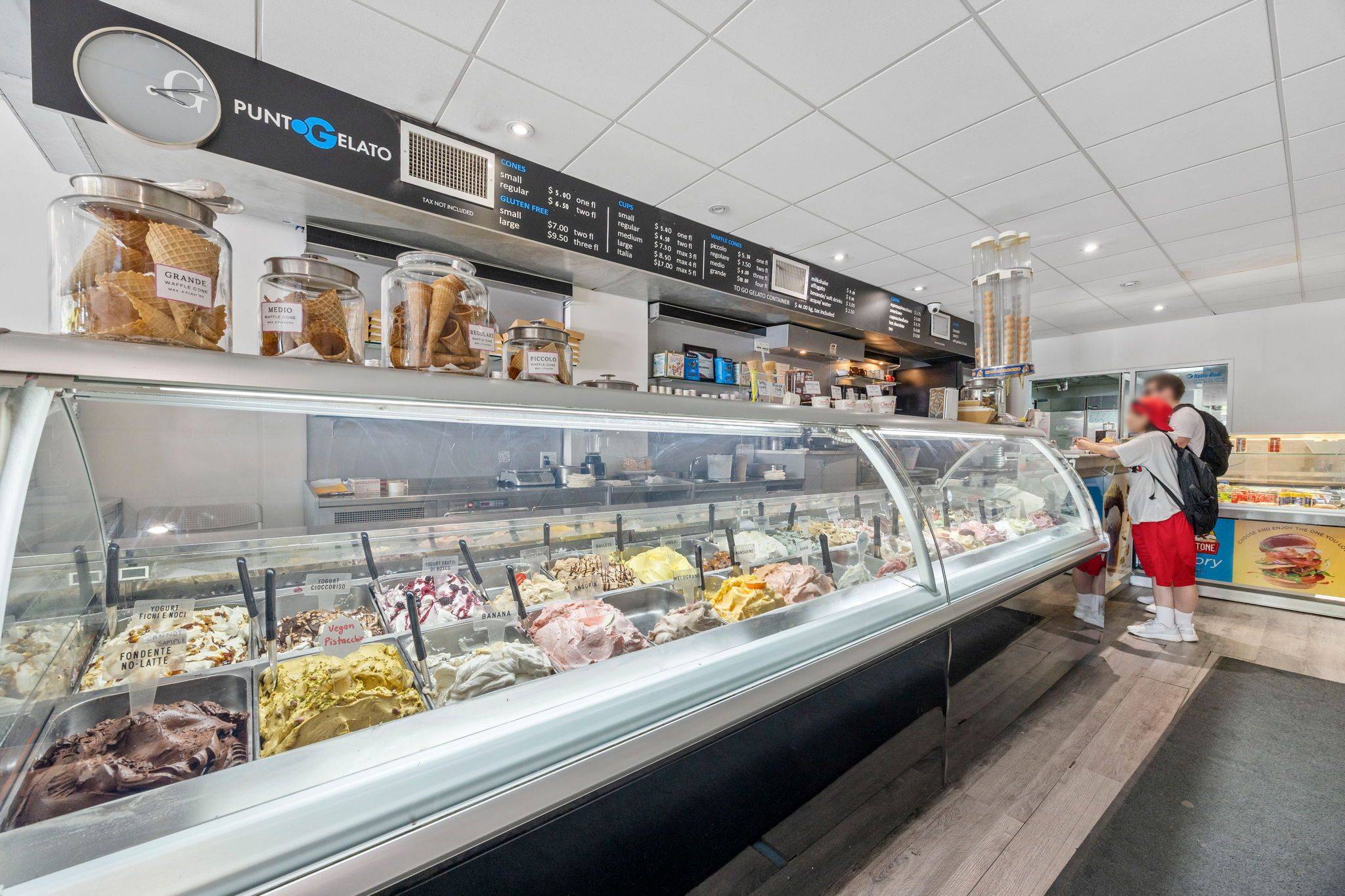 Toronto C03, ON M4S 2A3,2076 Yonge ST
