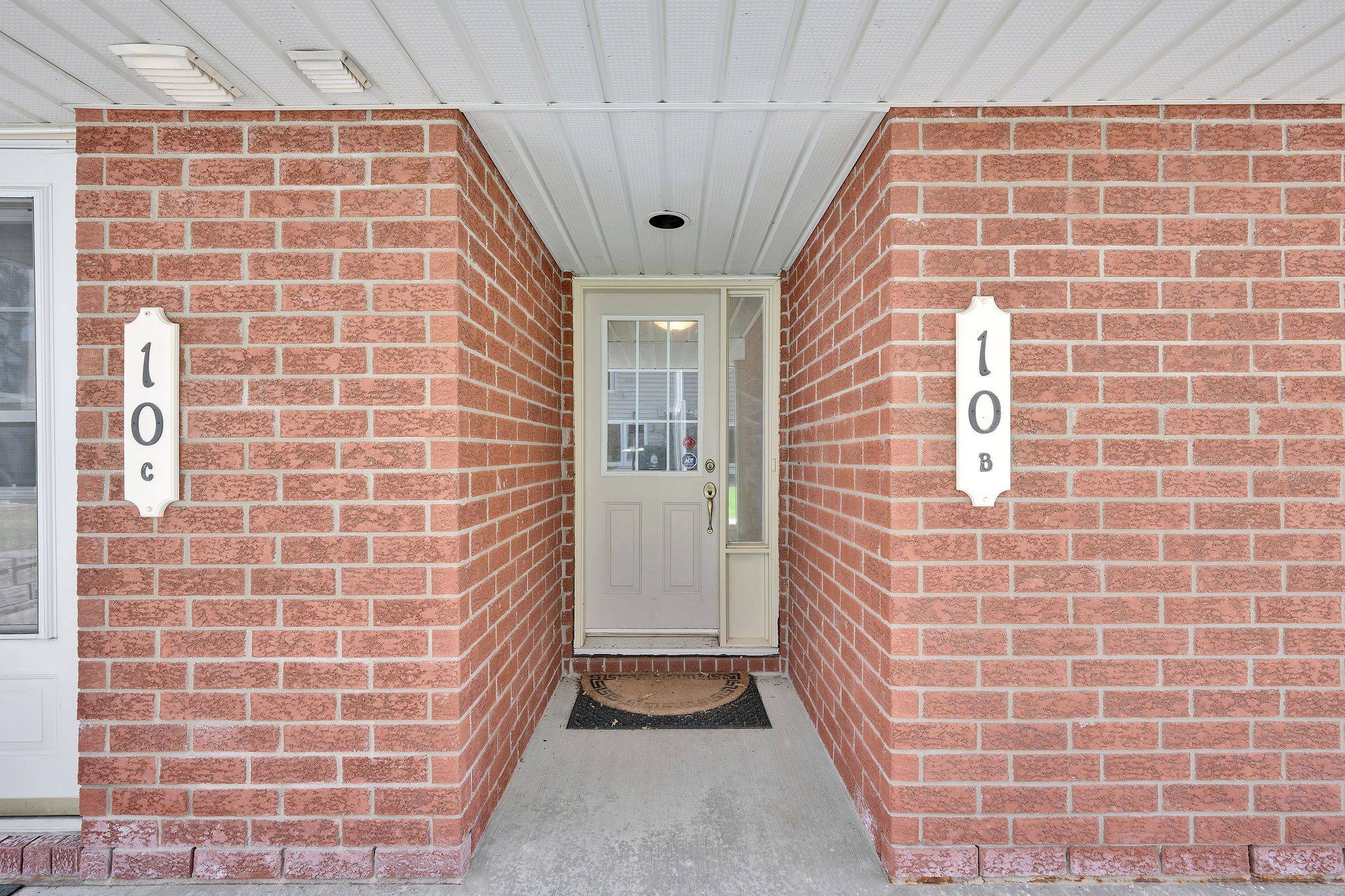 Barrhaven, ON K2G 6T9,10 Daybreak ST #B