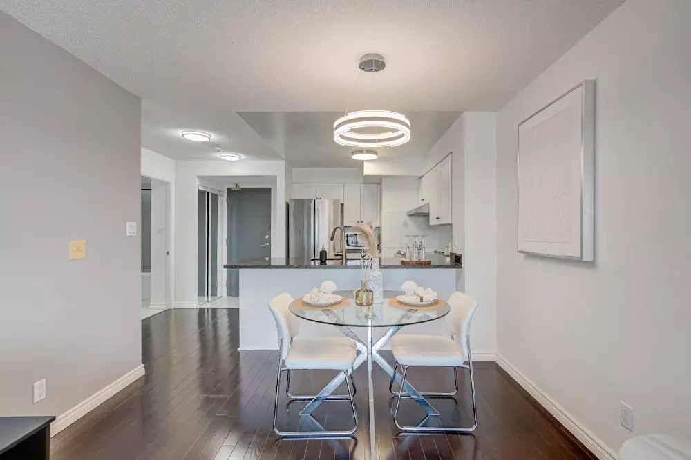 Richmond Hill, ON L4B 4M4,19 Northern Heights DR #304