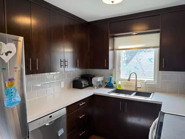 Milk River, AB T0K1M0,305 3 ST NE