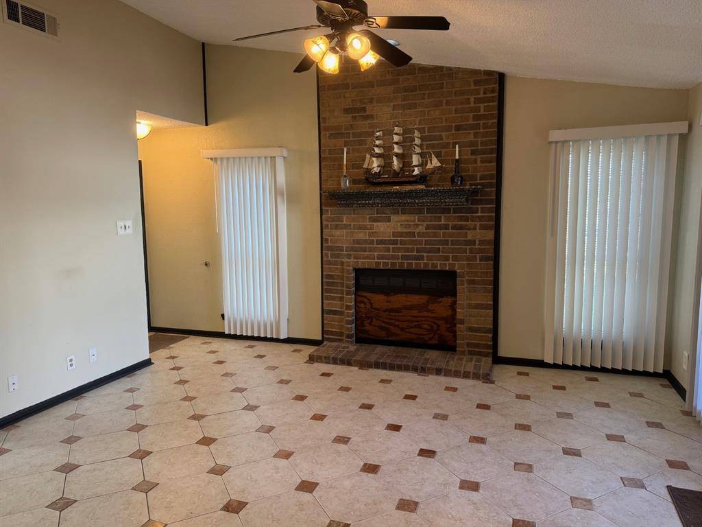 Arlington, TX 76011,1200 Calico Lane #820