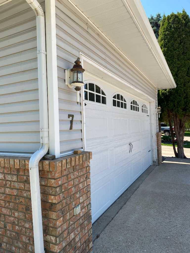 Brooks, AB T1R0N7,7 Fairview Close East