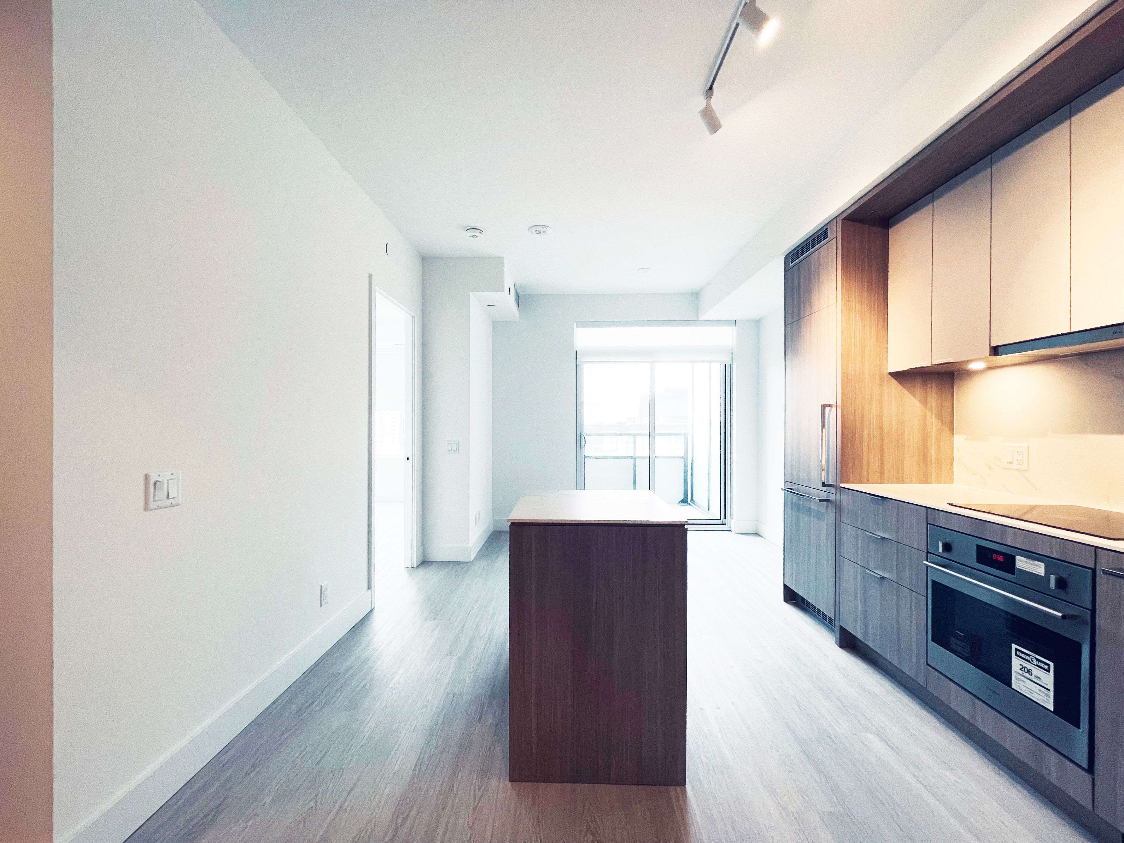 Toronto C15, ON M2K 0H6,6 Greenbriar RD #906