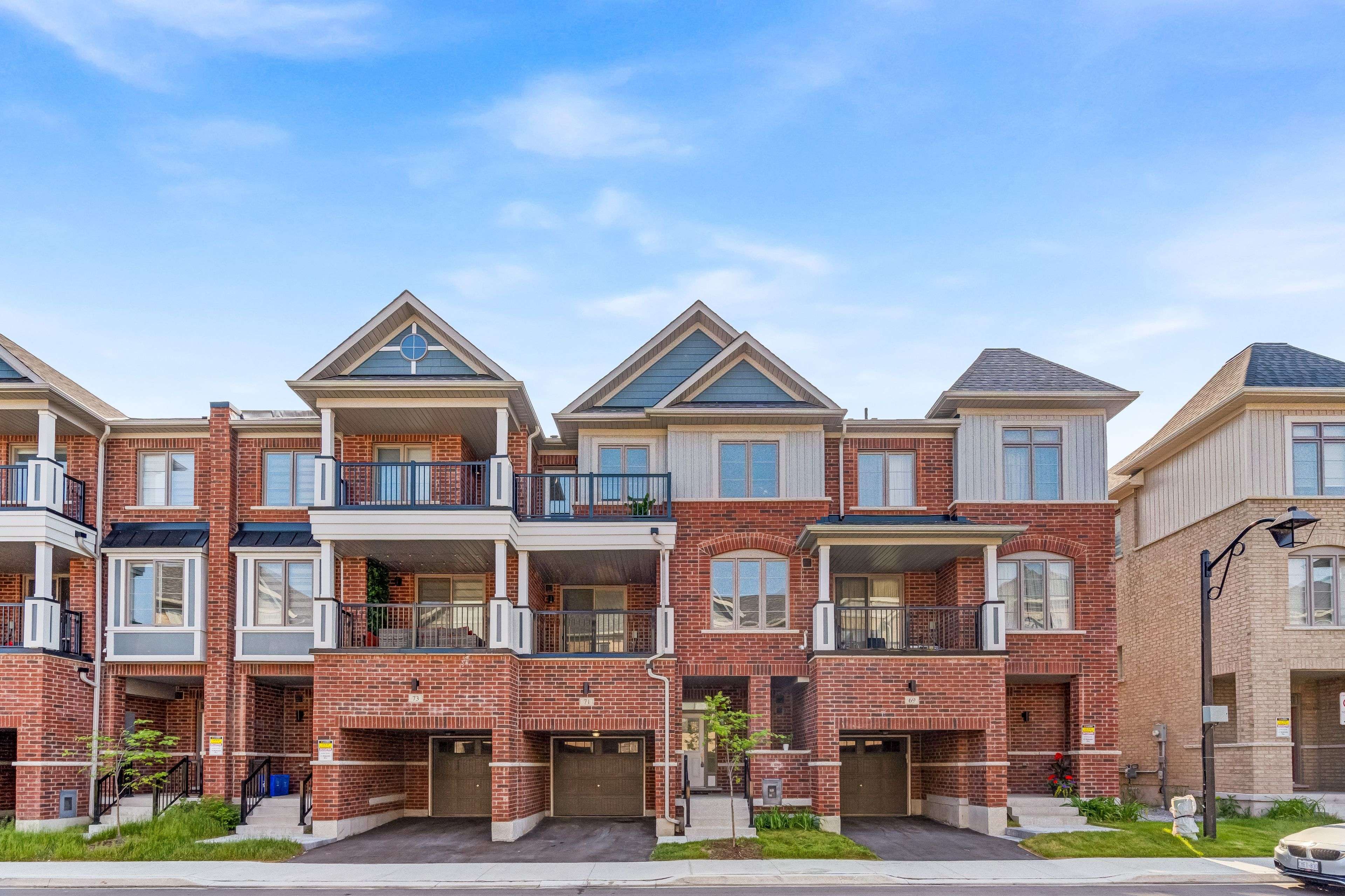 71 Waterside WAY, Whitby, ON L1N 0N1