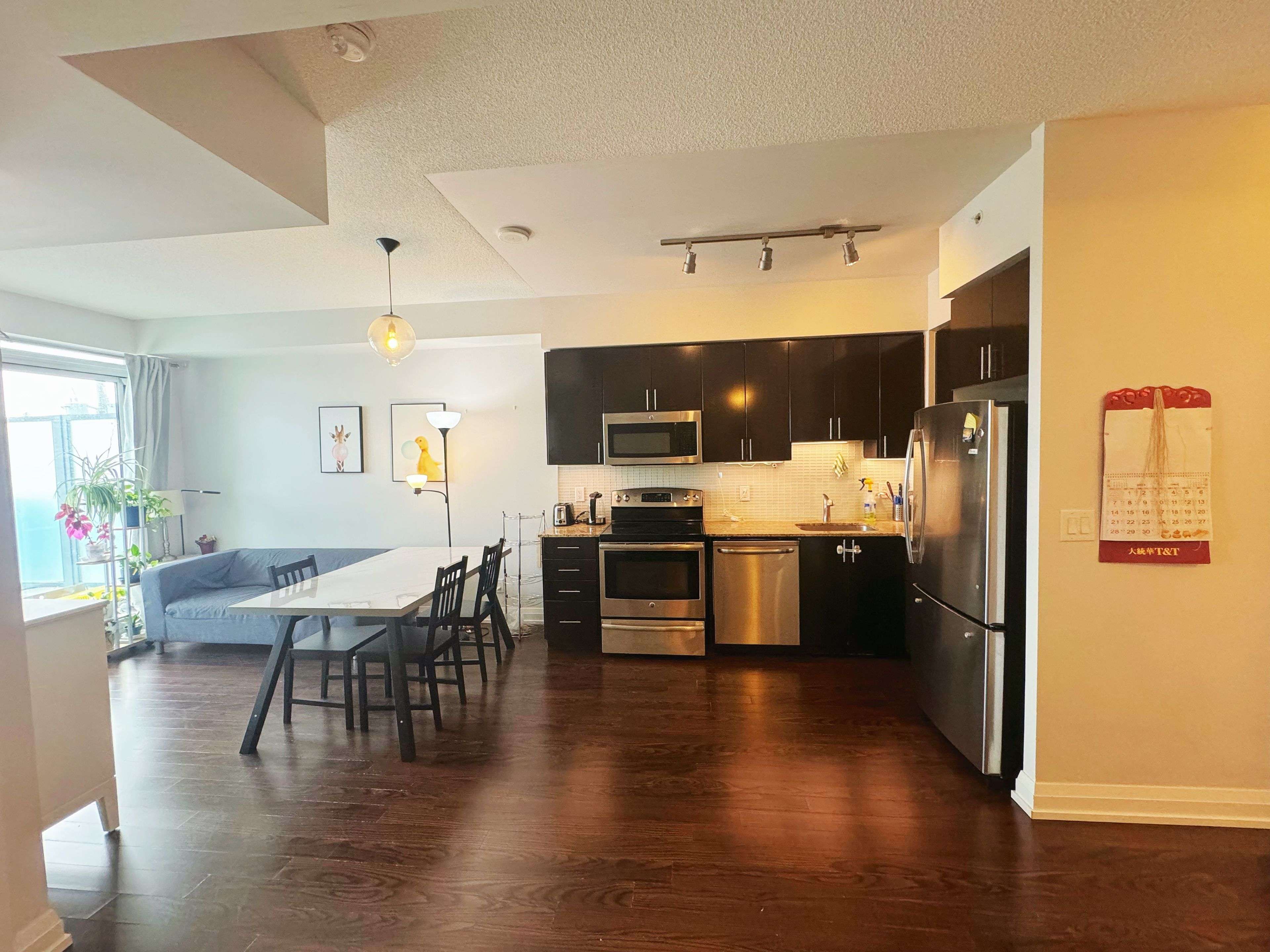 Markham, ON L3T 0E1,7167 Yonge ST #201