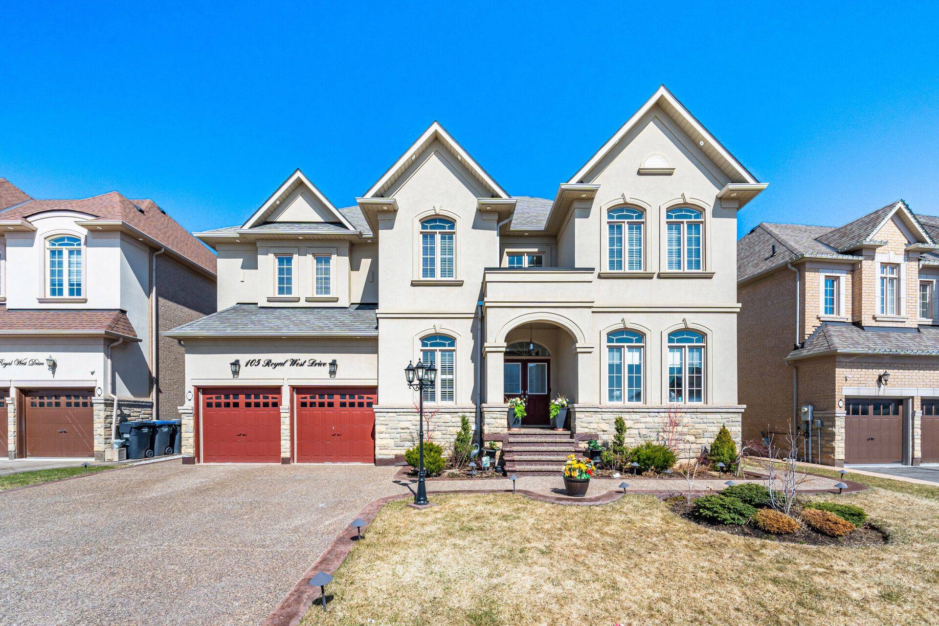 105 Royal West DR, Brampton, ON L6X 0V6