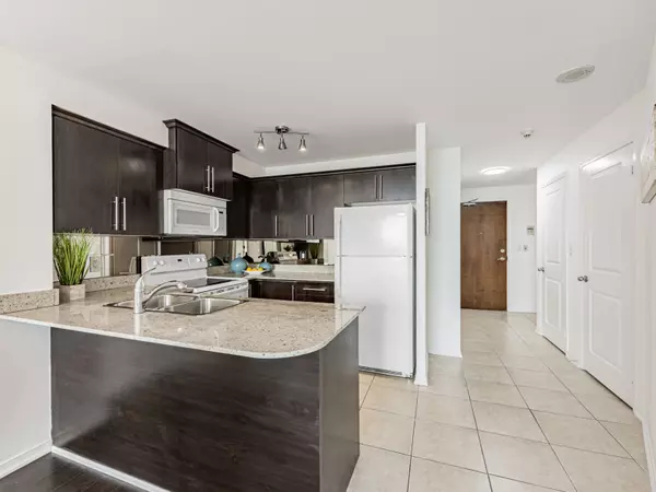 Toronto E11, ON M1B 0A1,6 Rosebank DR #PH G