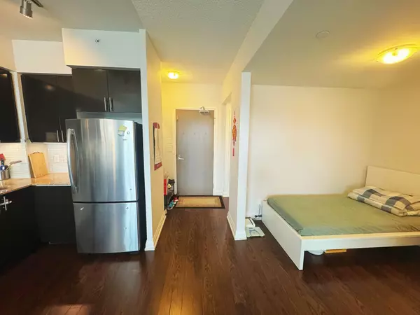 Markham, ON L3T 0E1,7167 Yonge ST #201