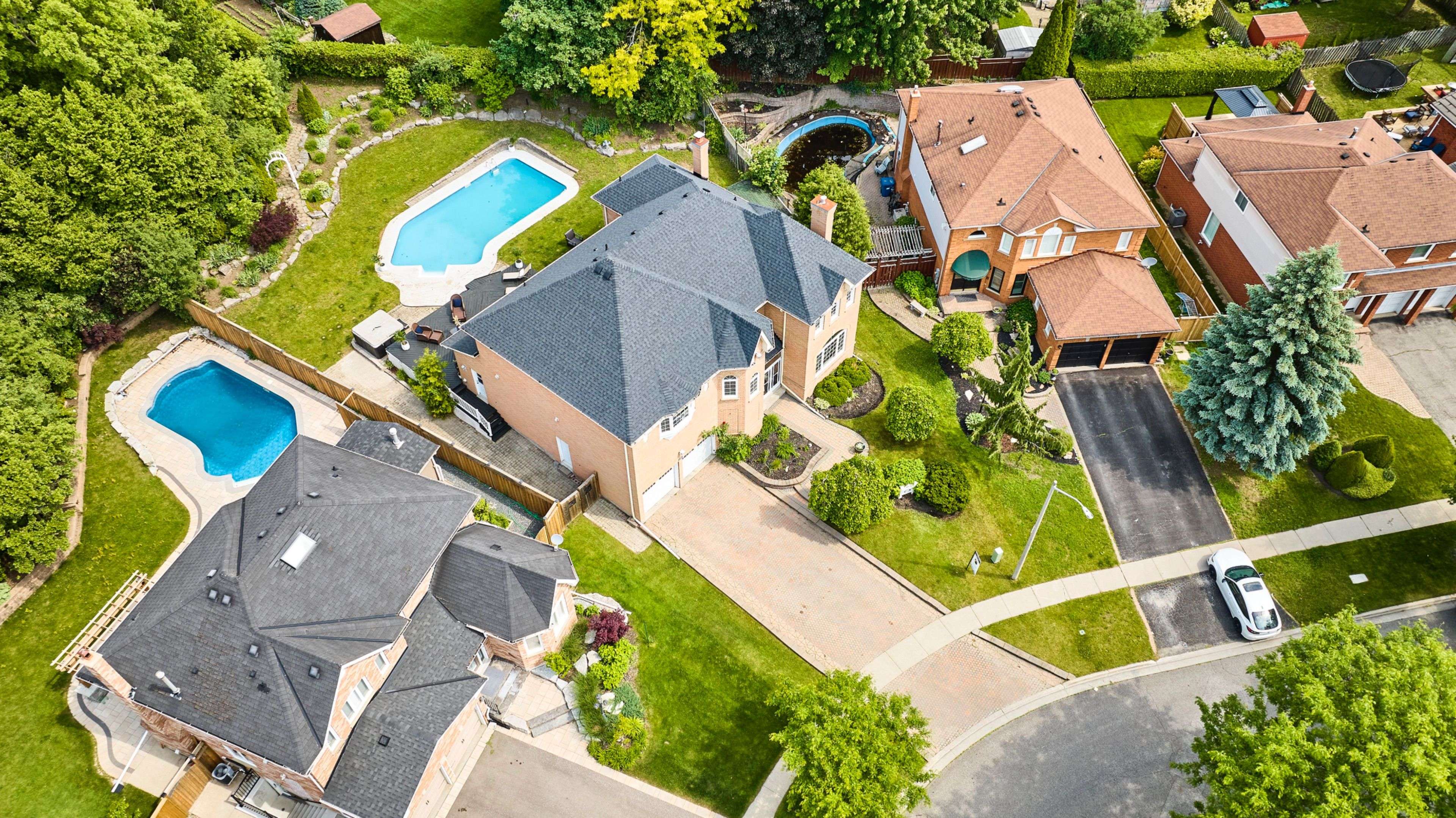 1056 Stone Cottage CRES, Oshawa, ON L1K 1Z4